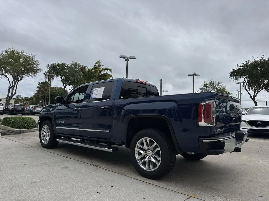 Used 2018 Blue Metallic GMC SLT image 26