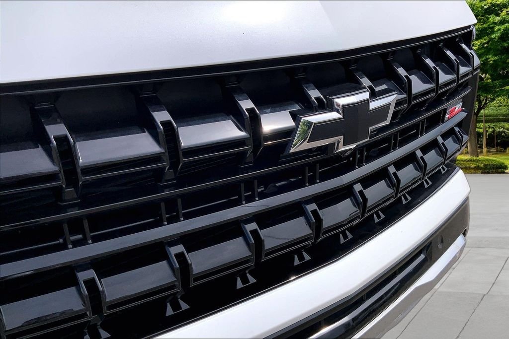 Used 2025 Beige Chevrolet Z71 image 33