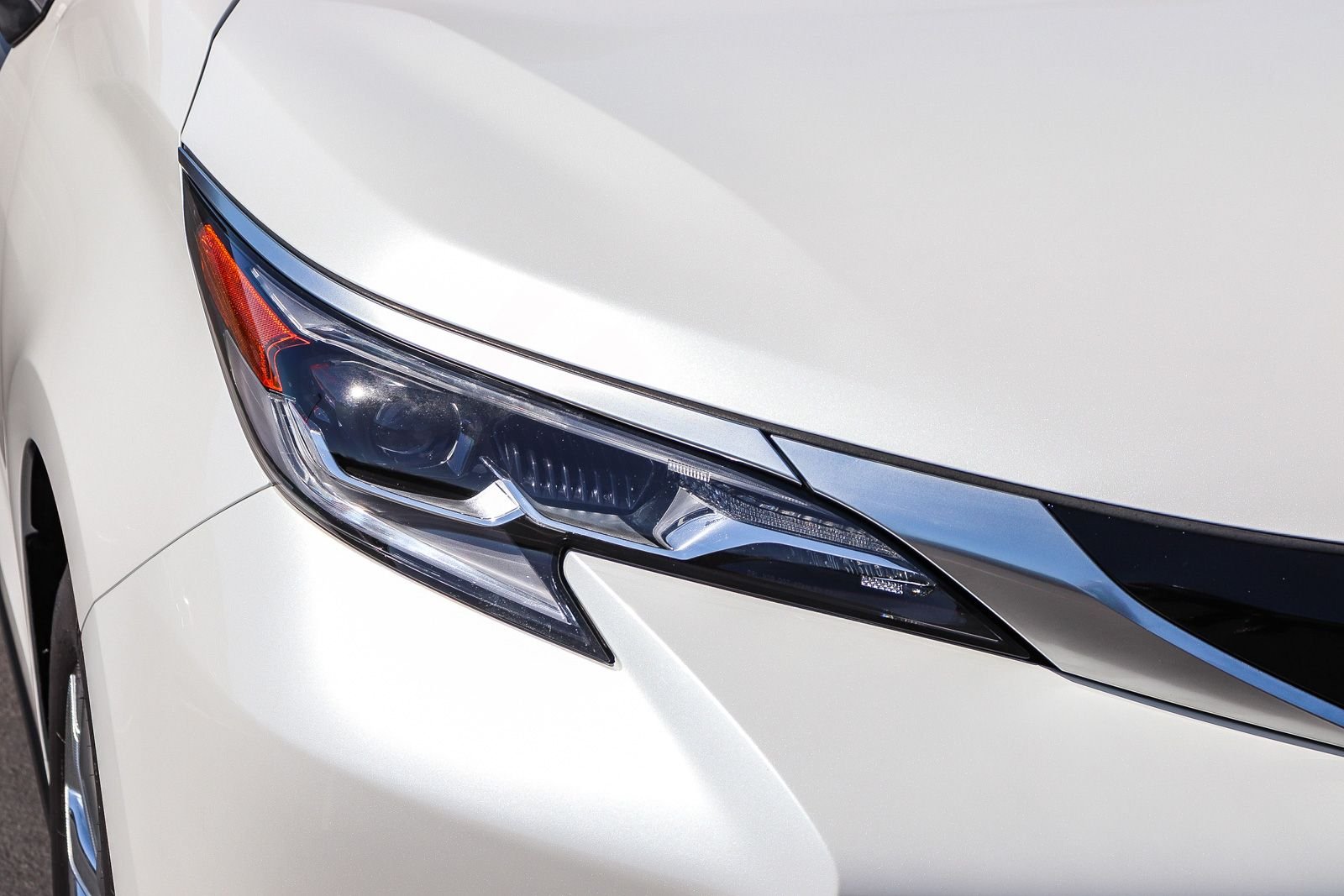 Certified Used 2024 Pearl Toyota Platinum image 12