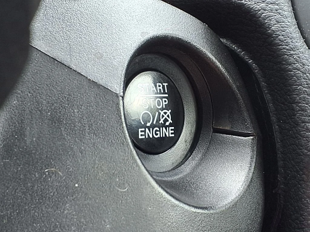 Used 2018 Blue Jeep Limited image 20