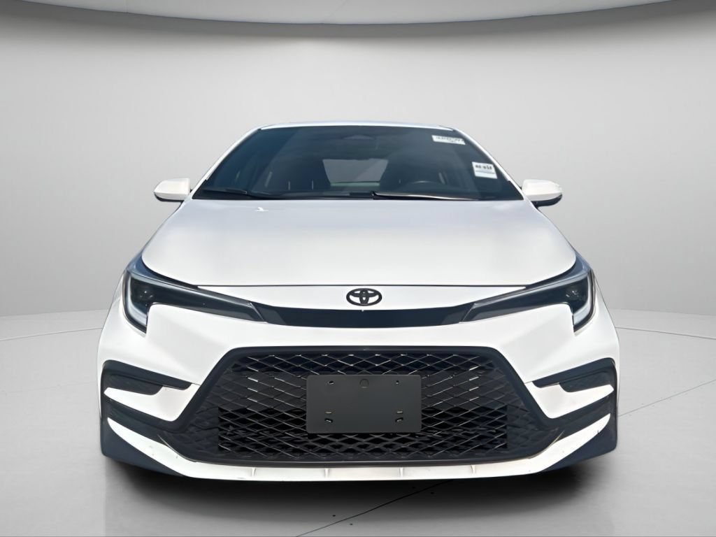 Used 2025 Ice Cap Toyota SE image 3
