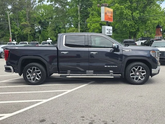 Used 2022 Silver GMC SLT image 6