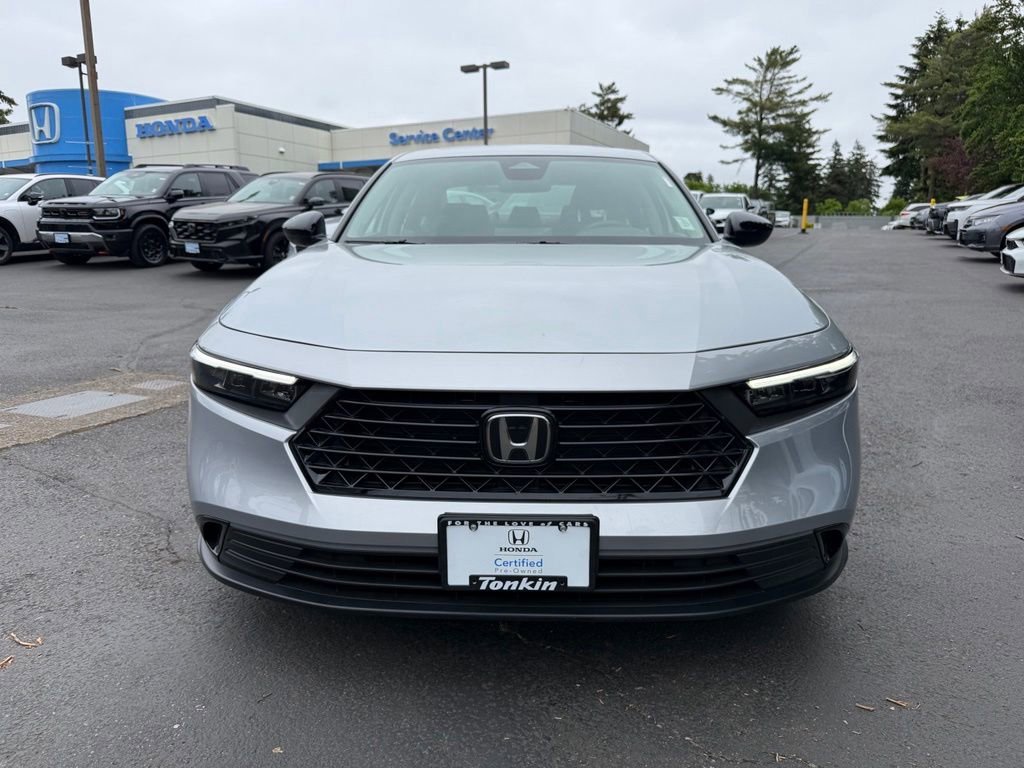 Certified Used 2025 Solar Silver Metallic Honda 1.5T SE image 34