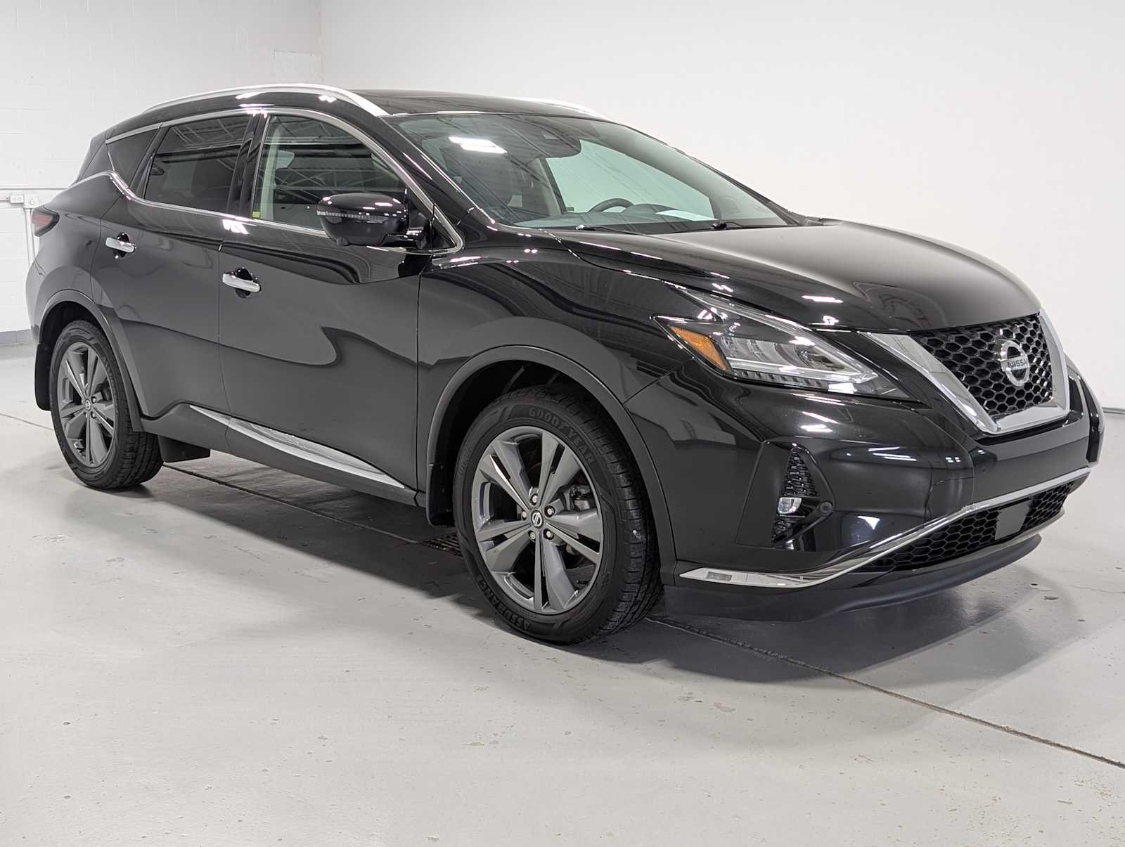 Used 2019 Magnetic Black Pearl Nissan Platinum image 6