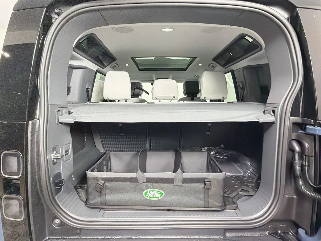 New 2026 Tasman Blue Land Rover X-Dynamic SE image 28