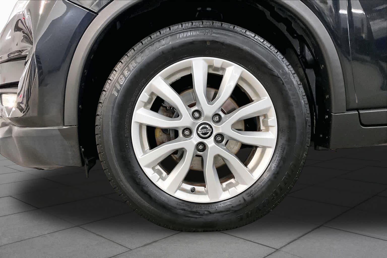 Used 2018 Magnetic Black Nissan SV image 11