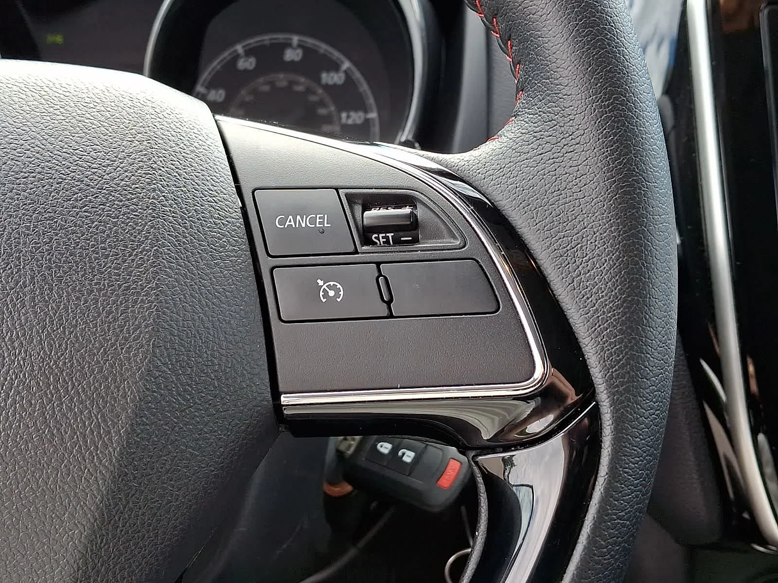 Used 2025 Mercury Gray Metallic Mitsubishi LE image 20