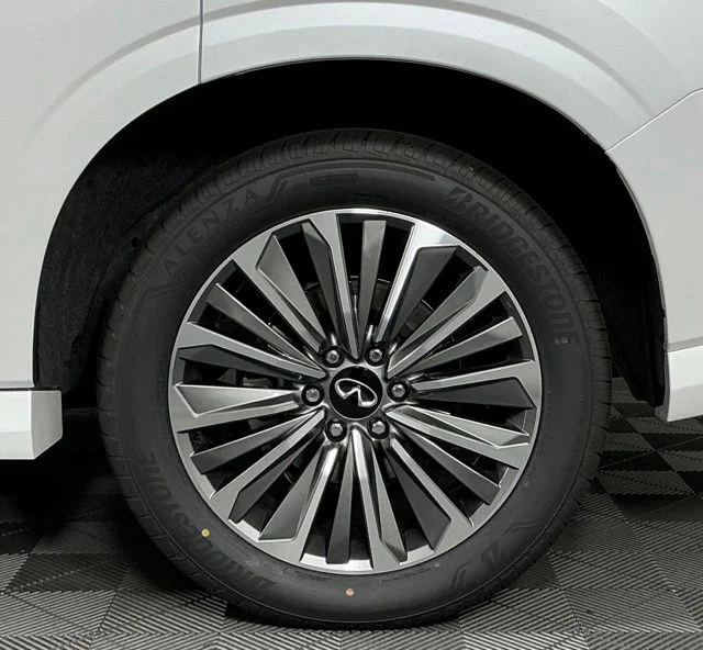 New 2026 White INFINITI LUXE image 9