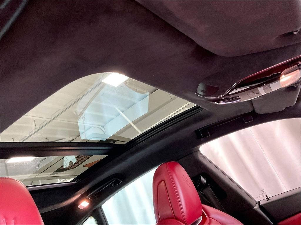 Used 2022 White Maserati Modena image 22