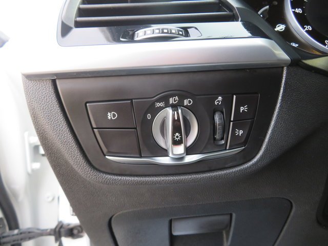 Used 2019 Alpine White BMW xDrive30i image 33