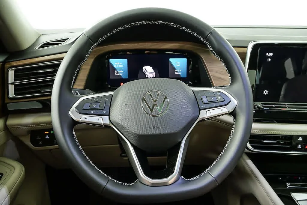 New 2026 Avocado Green Pearl Volkswagen 2.0T SE w/Technology image 9