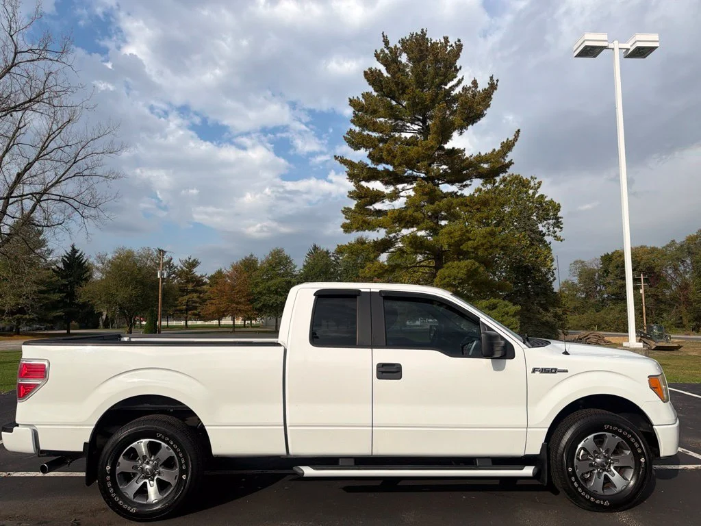 Used 2012 White Ford XLT image 9