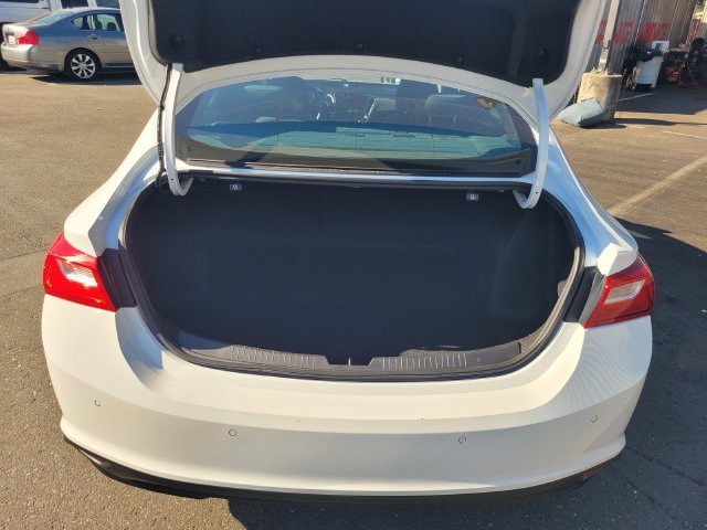 Used 2025 White Chevrolet LT image 11