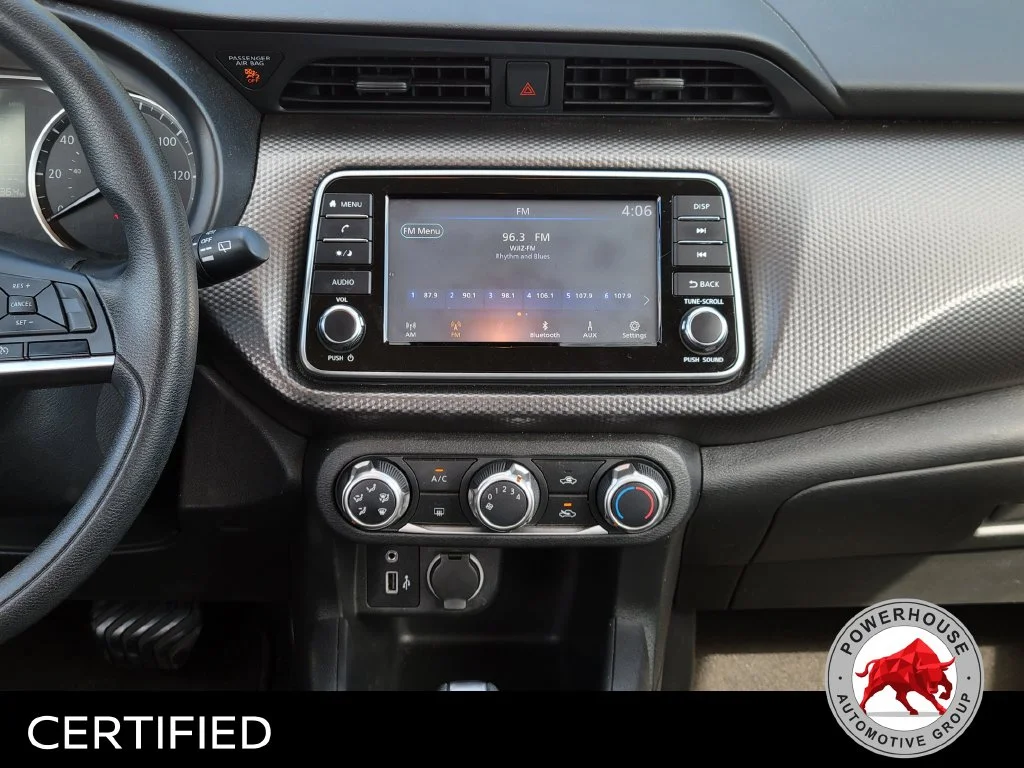 Used 2020 White Nissan S image 22