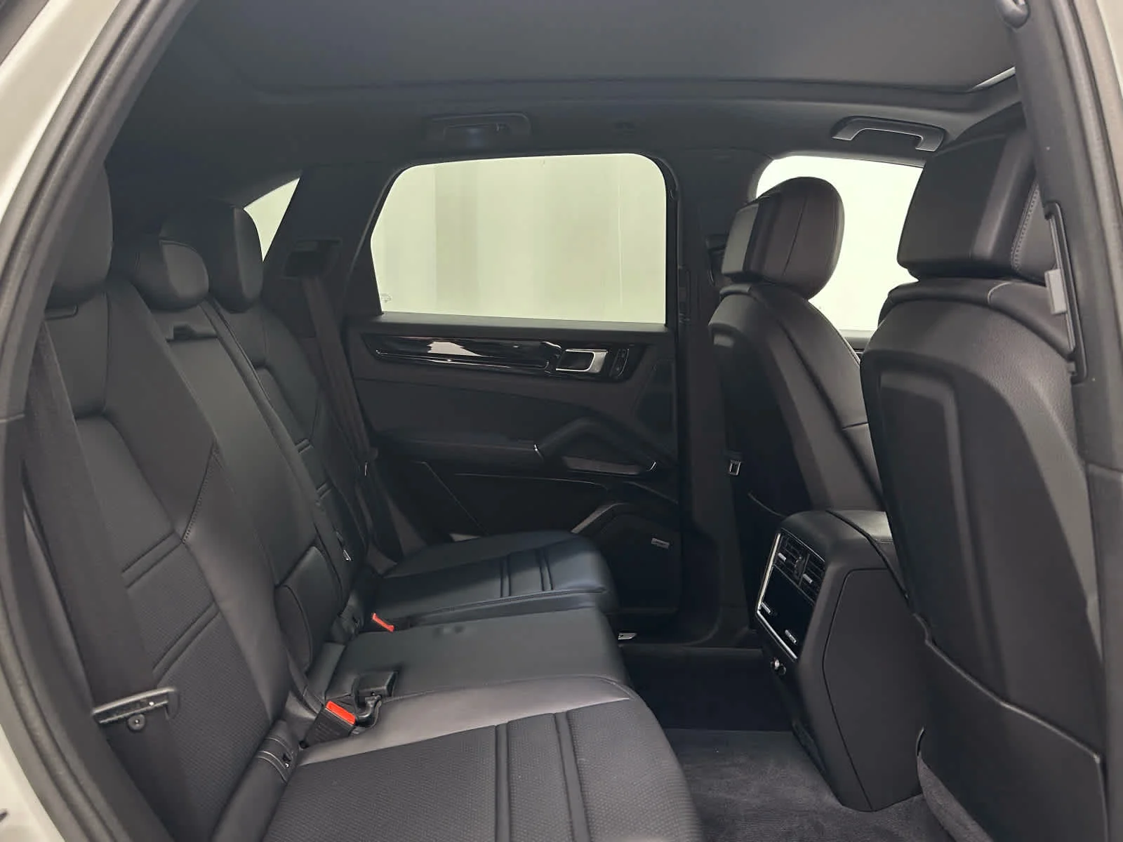 Used 2021 White Porsche  image 21