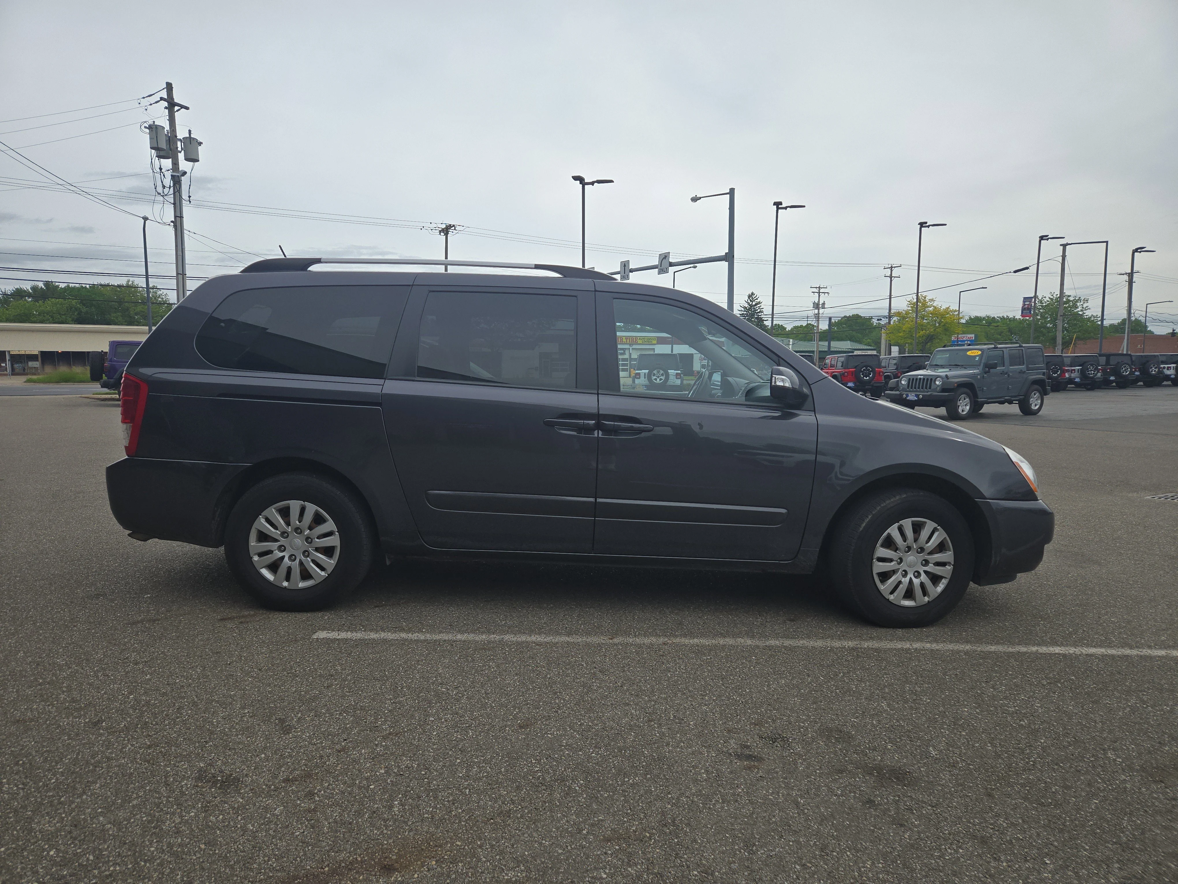 Used 2012 Platinum Kia LX image 4
