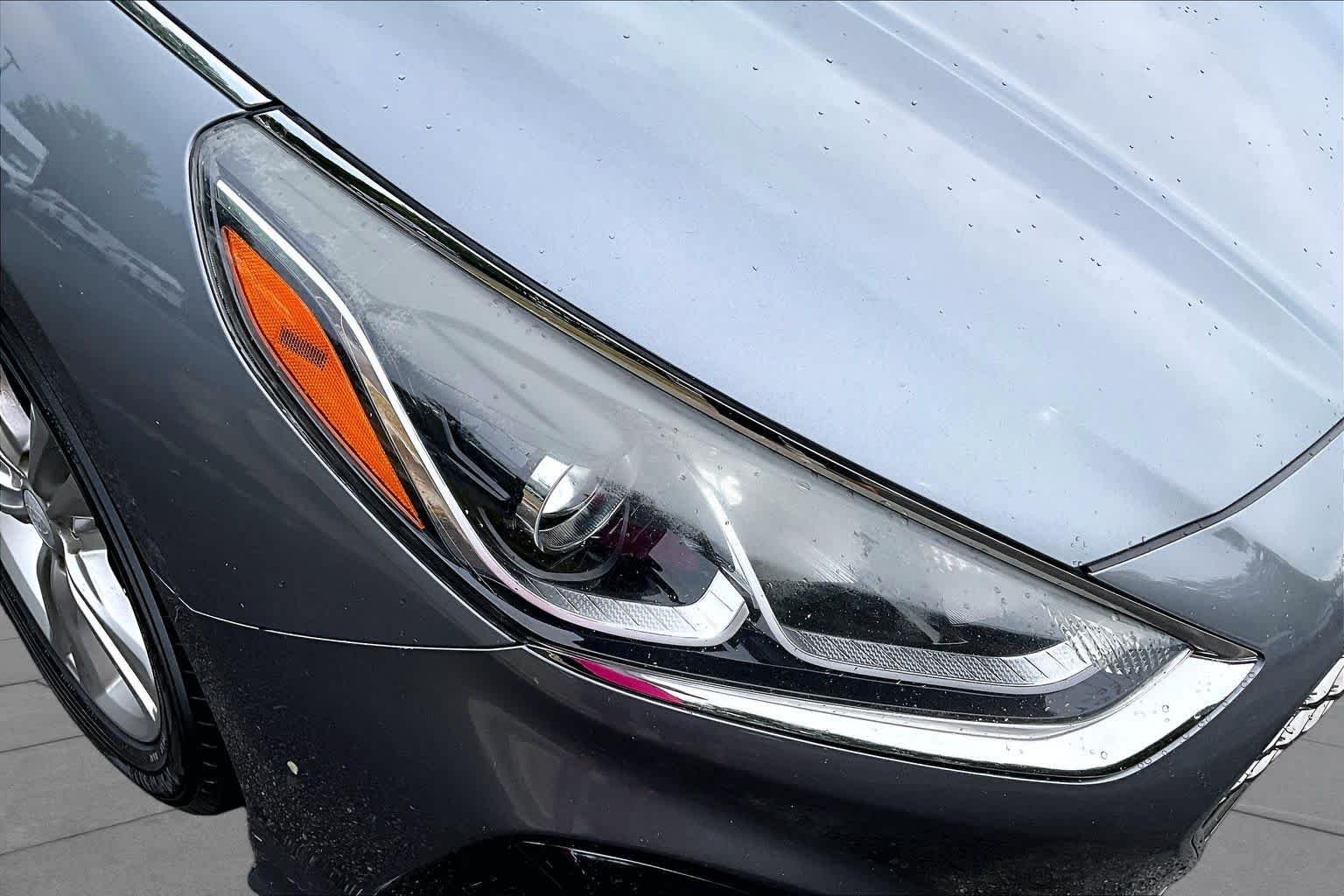 Used 2018 Machine Gray Hyundai Sport image 27