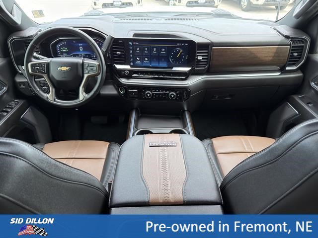 Used 2024 Summit White Chevrolet High Country image 9