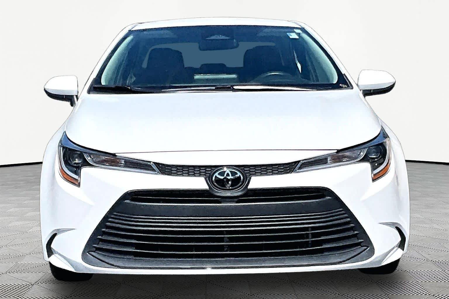 Used 2024 Ice Cap Toyota LE image 4