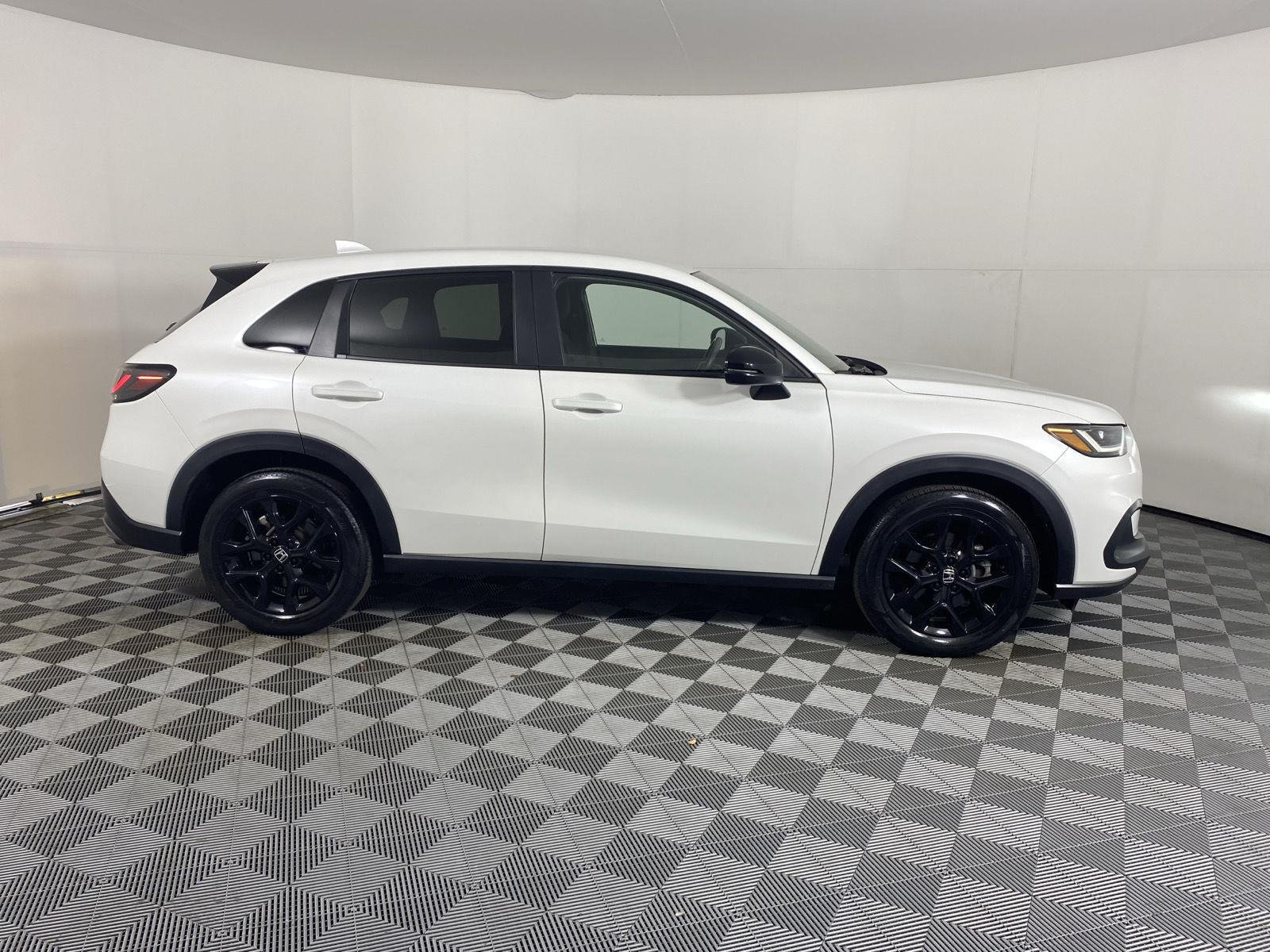 Used 2024 Platinum White Pearl Honda Sport image 9