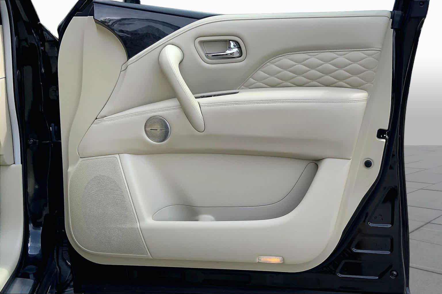 Used 2020 Mineral Black INFINITI LUXE image 23