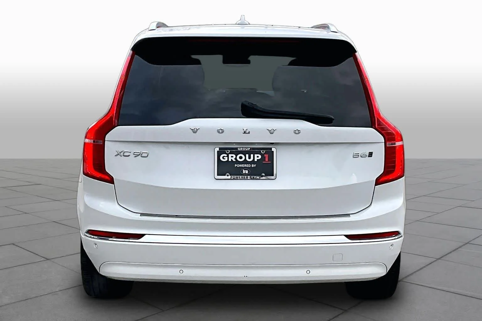 Certified Used 2023 Crystal White Volvo Plus image 5
