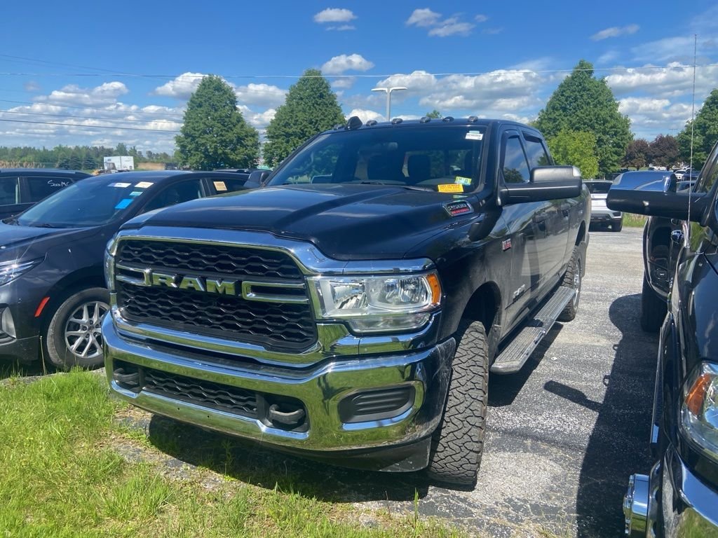 Used 2022 Diamond Black Crystal Pearlcoat Ram Tradesman image 3