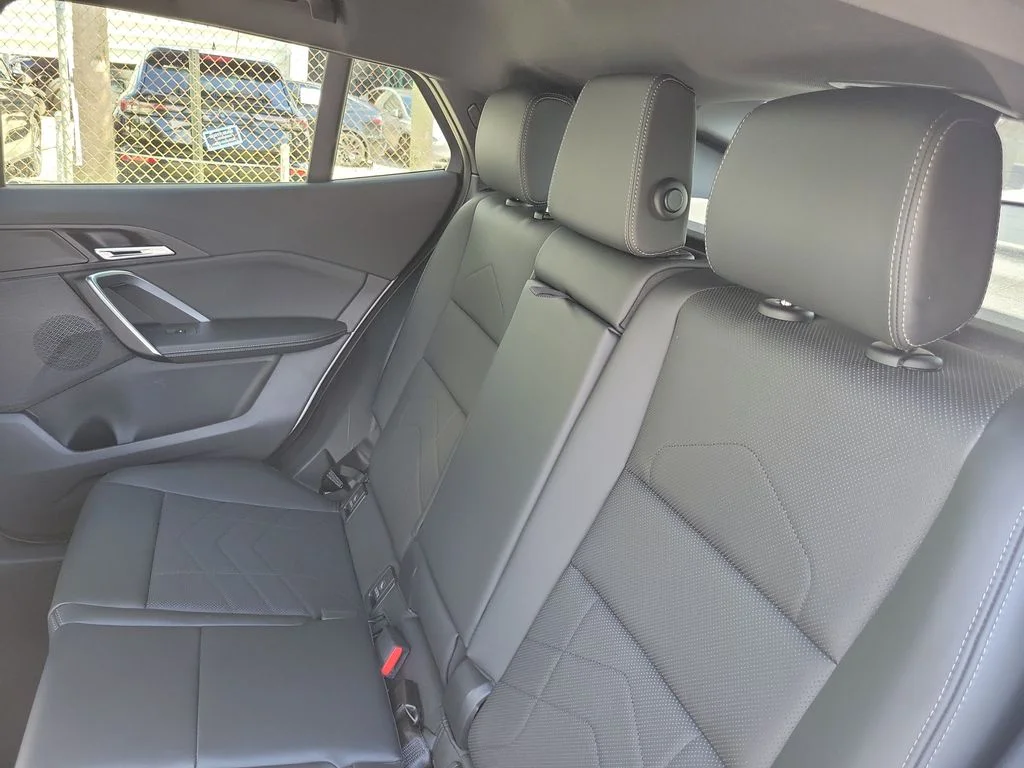 Used 2026 White BMW xDrive28i image 17