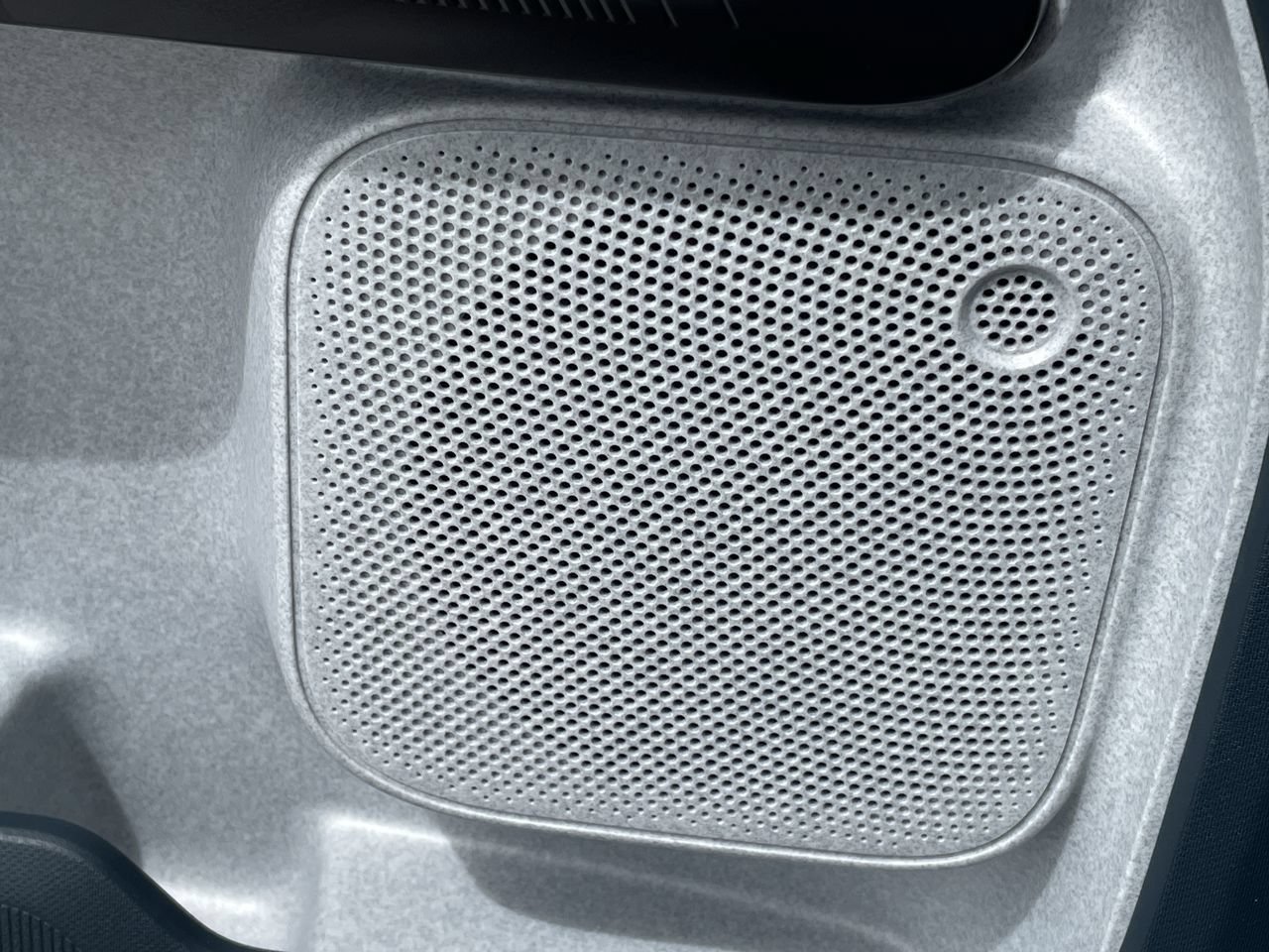 New 2026 Oxford White Ford XLT image 18