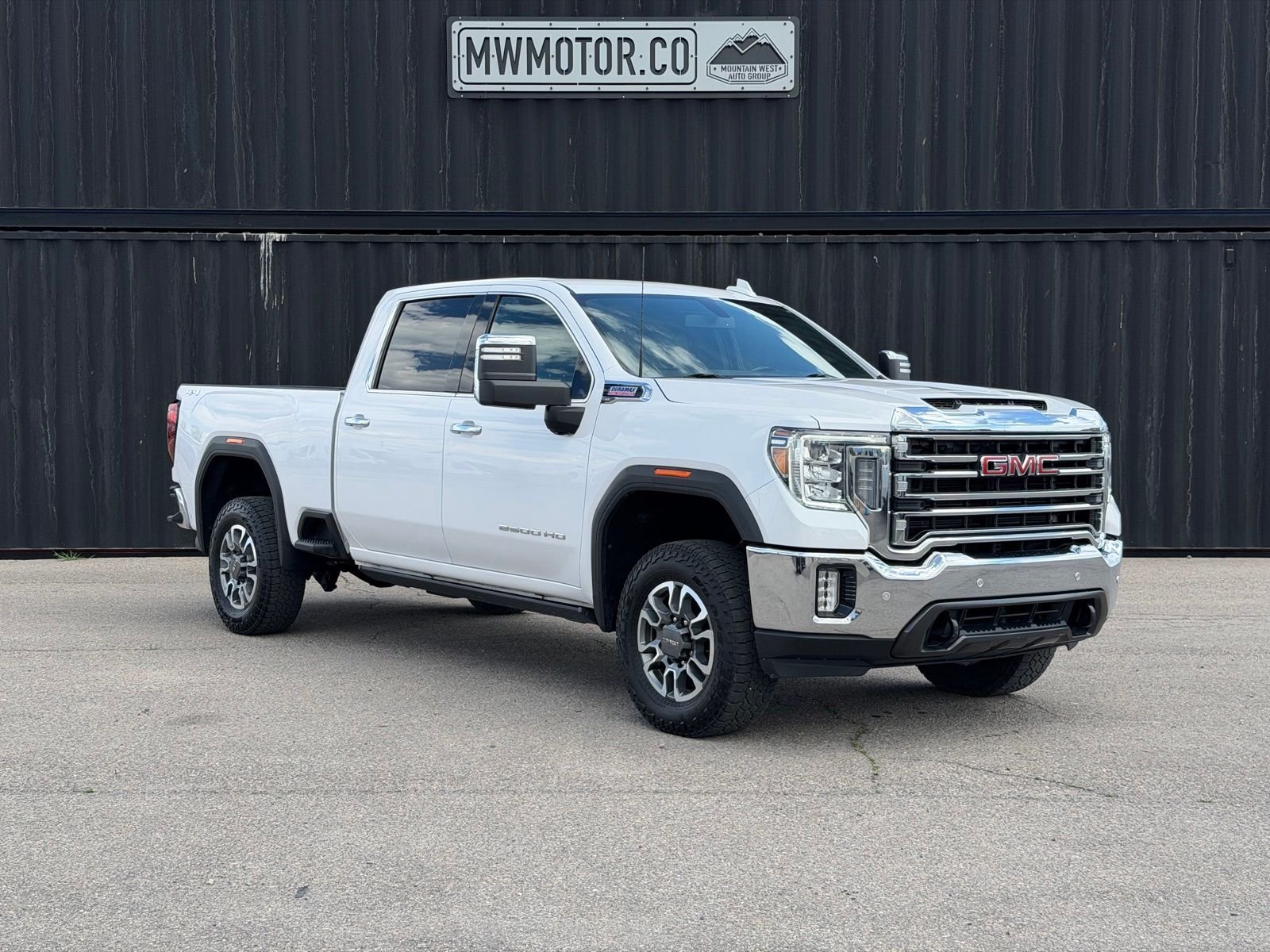 2023 GMC Sierra 4WD Crew Cab Standard Box SLT's photo