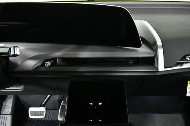 2026 Cadillac VISTIQ Sport - Photo 12