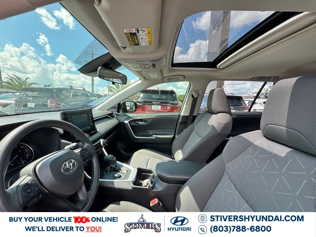 2021 Toyota RAV4 XLE - Photo 21