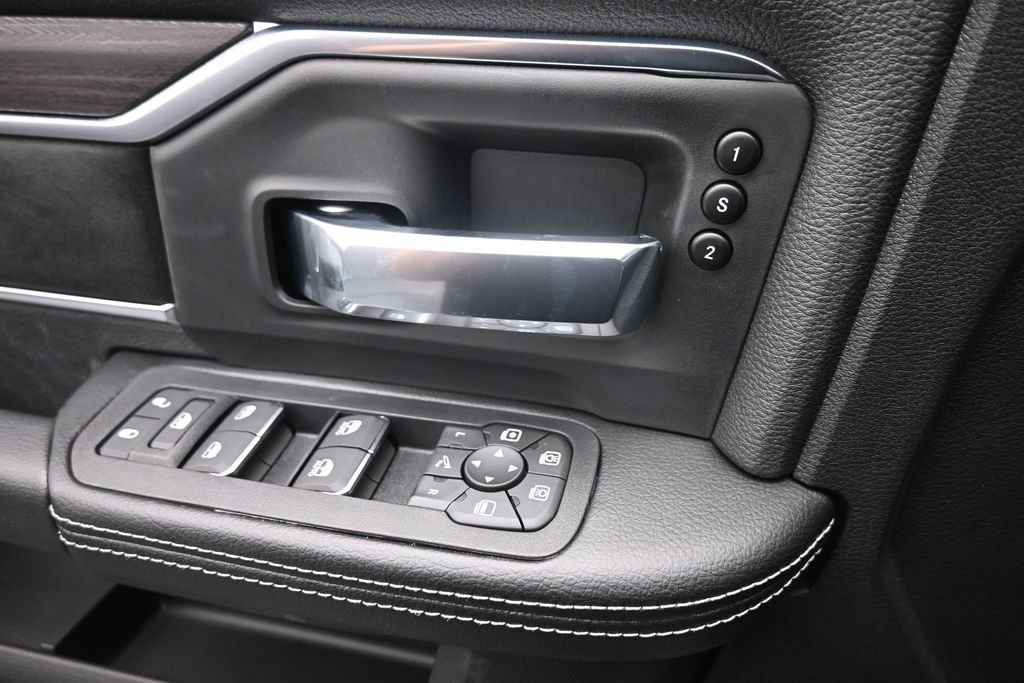 New 2026 Silver-Zynith Exterior Paint RAM Laramie image 19
