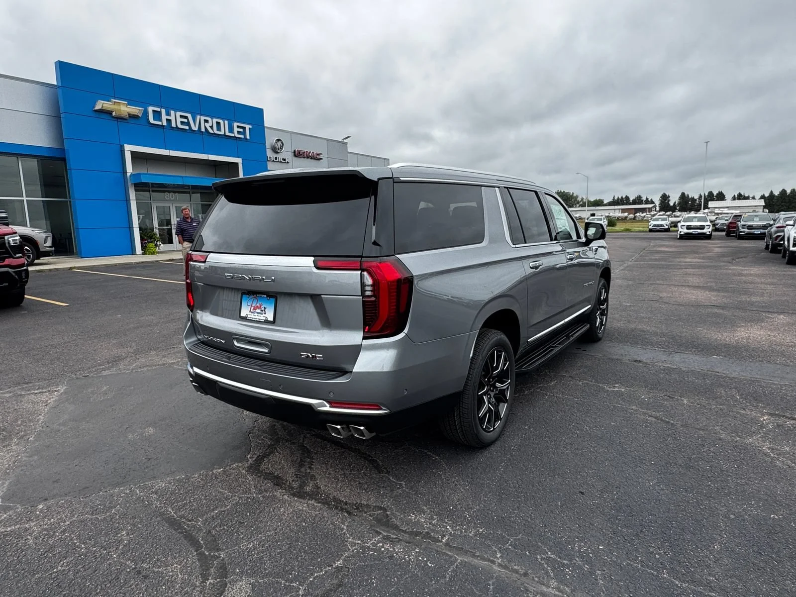 2026 GMC Yukon XL Denali - Photo 9