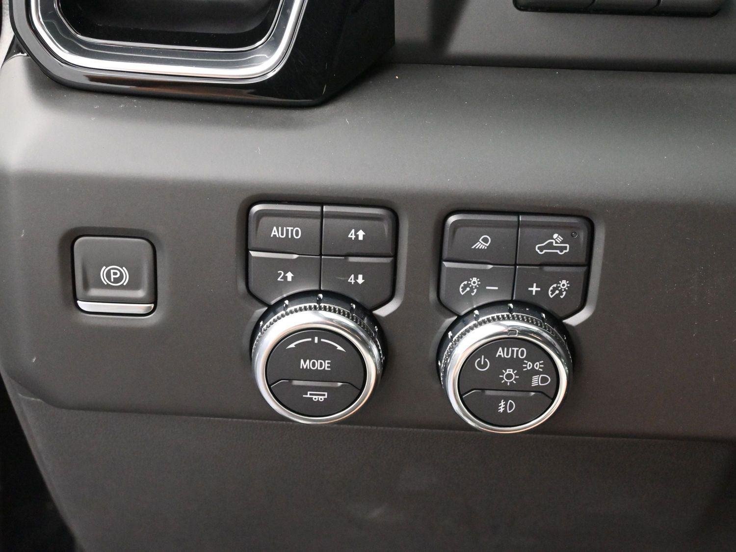 Used 2025 Onyx Black GMC Denali image 26