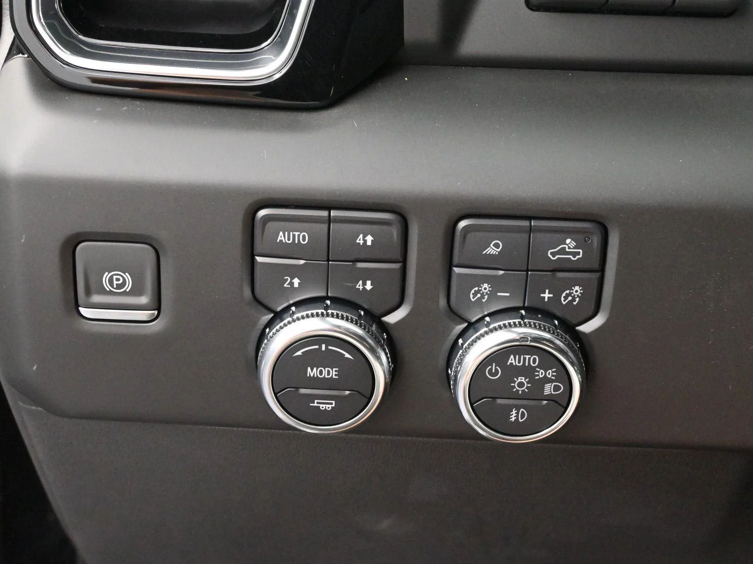 Used 2025 Onyx Black GMC Denali image 26