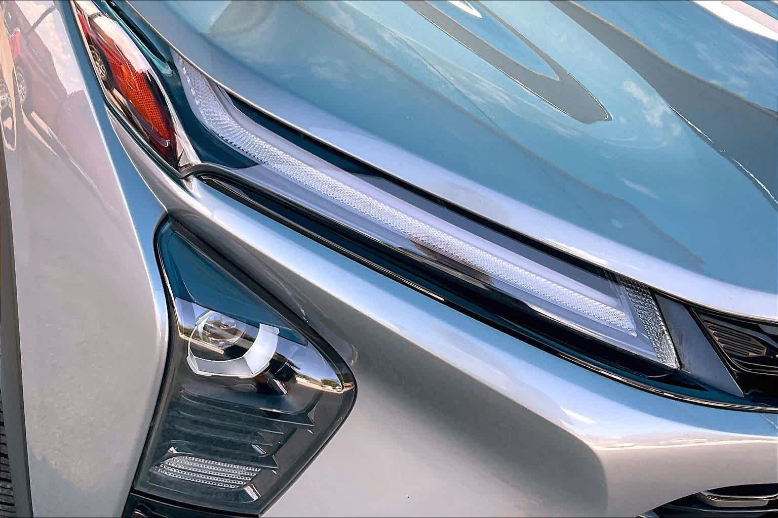 Used 2025 Sterling Gray Metallic Chevrolet ACTIV image 27