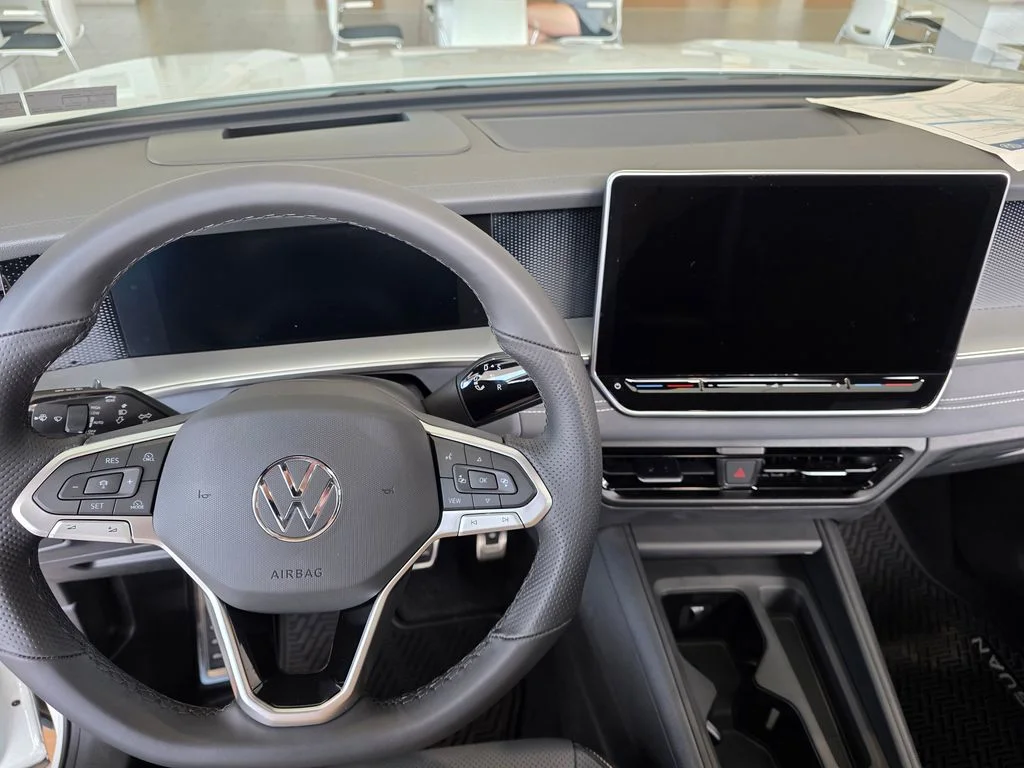 2026 Volkswagen Tiguan SE R-LINE BLACK - Photo 25