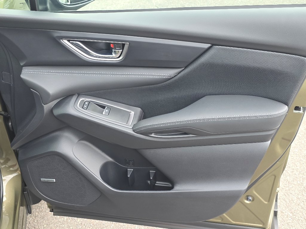 Used 2025 Autumn Green Metallic Subaru Limited image 20