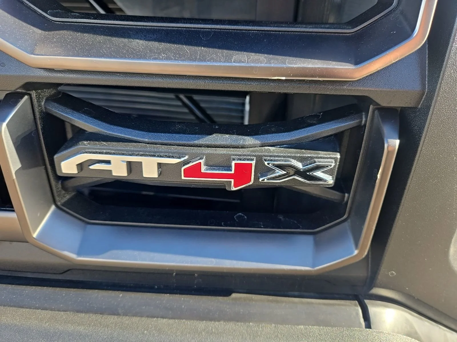 2026 GMC Canyon AT4X - Photo 9
