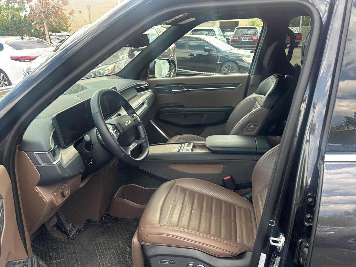 Used 2024 Panthera Metal Kia Land image 7