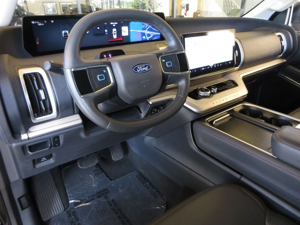 Certified Used 2025 Agate Black Metallic Ford Active image 14