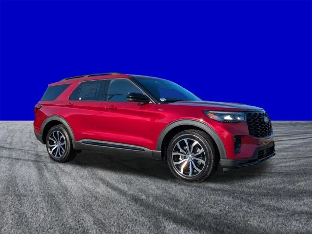 New 2027 Ruby Red Metallic Tinted Clearcoat Ford ST-Line image 2