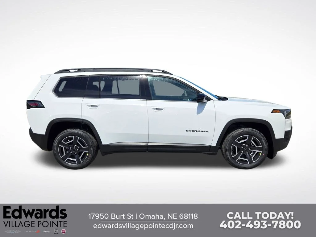New 2026 Bright White Clear-Coat Exterior Paint Jeep Limited image 2