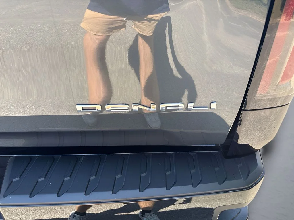 Used 2025 Blue GMC Denali image 40