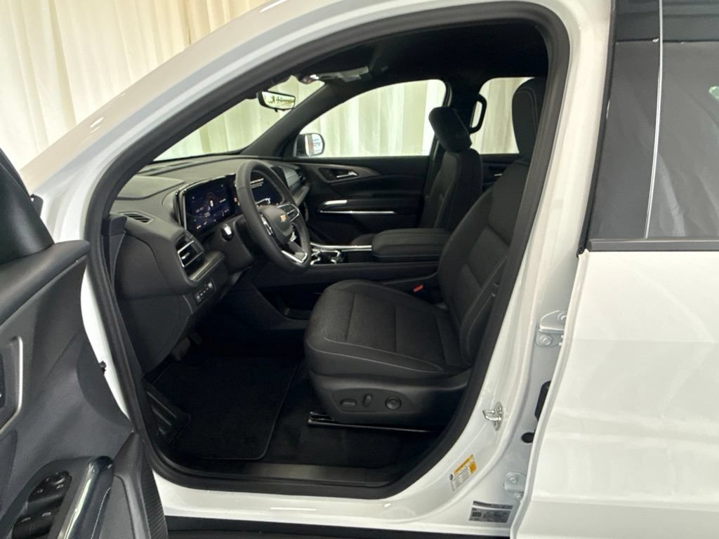 2027 Chevrolet Traverse LT - Photo 17
