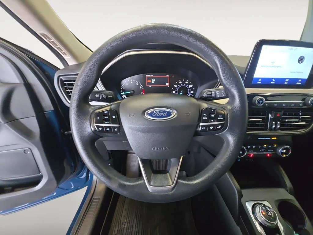 Used 2020 Green Ford SE image 13
