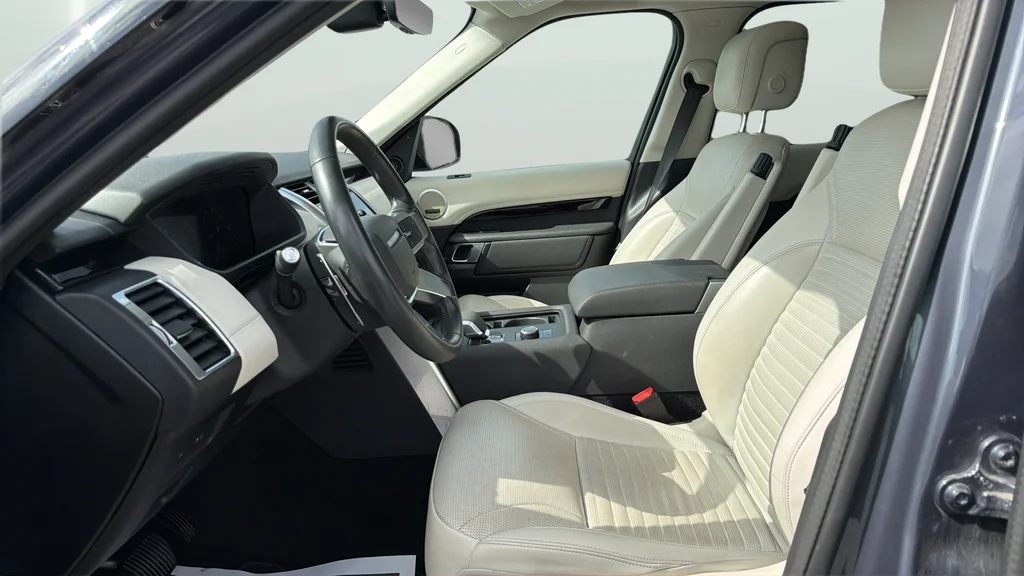 Used 2024 Blue Land Rover S image 17