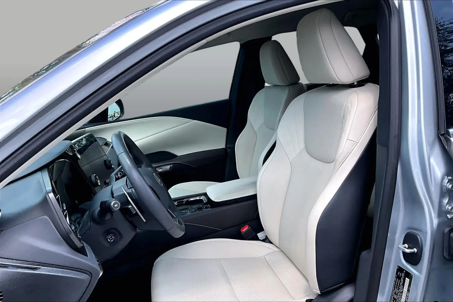 Used 2024 Iridium Lexus  image 8