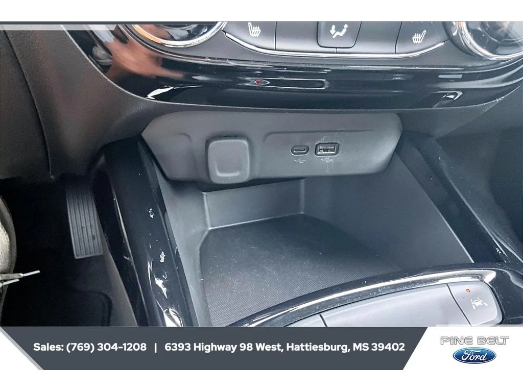 Used 2025 Summit White Chevrolet LT image 24